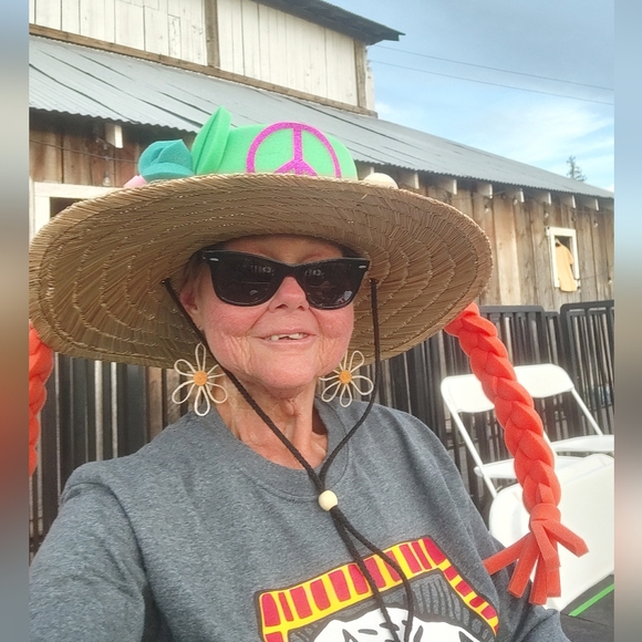 Hippie Dippy stuff - Picture 2 of 3